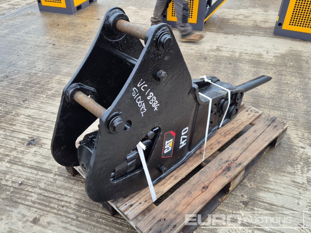 CAT H70 - Hydraulic hammer: picture 5 CAT H70 - Hydraulic hammer: picture 5