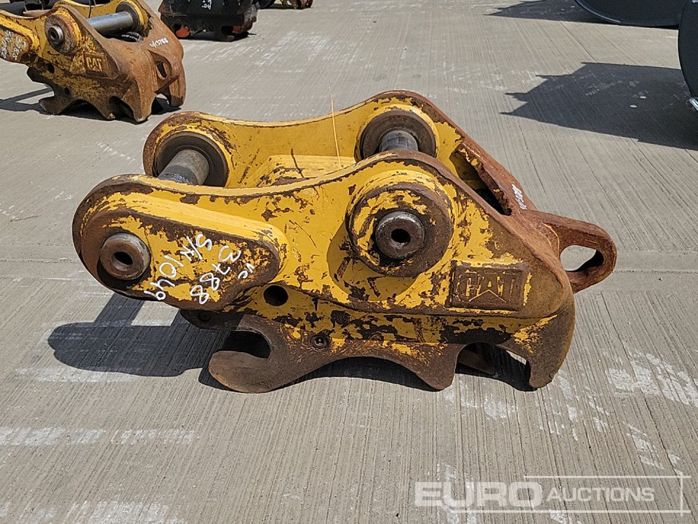 CAT Hydraulic Double Lock QH 80mm Pin to suit 20 Ton Excavator - Quick coupler: picture 2 CAT Hydraulic Double Lock QH 80mm Pin to suit 20 Ton Excavator - Quick coupler: picture 2