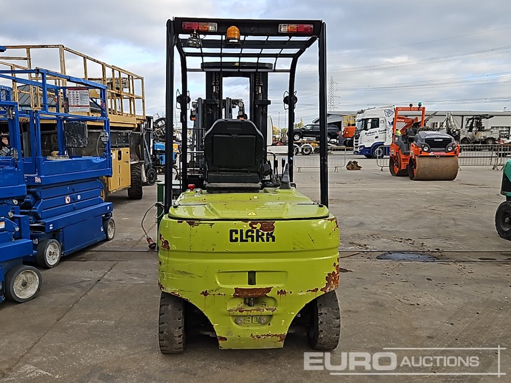 Clark GEX30 - Forklift: picture 4 Clark GEX30 - Forklift: picture 4