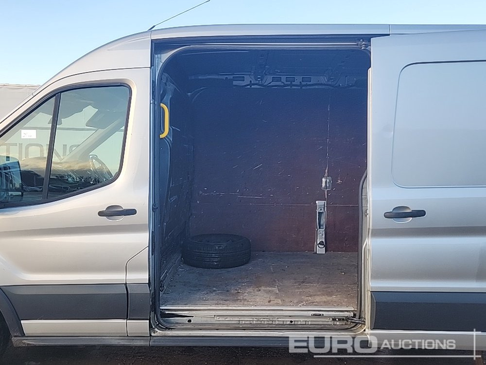 Commercial vehicle 2016 Ford Transit: picture 23