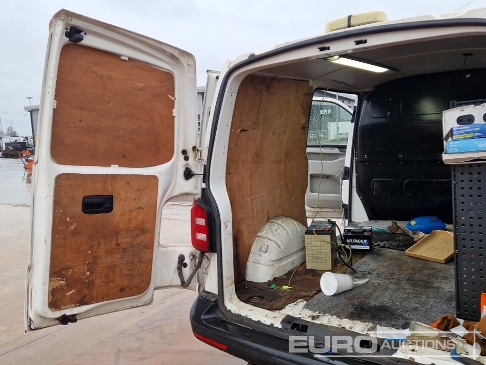 Commercial vehicle 2017 Volkswagen Transporter T28: picture 24