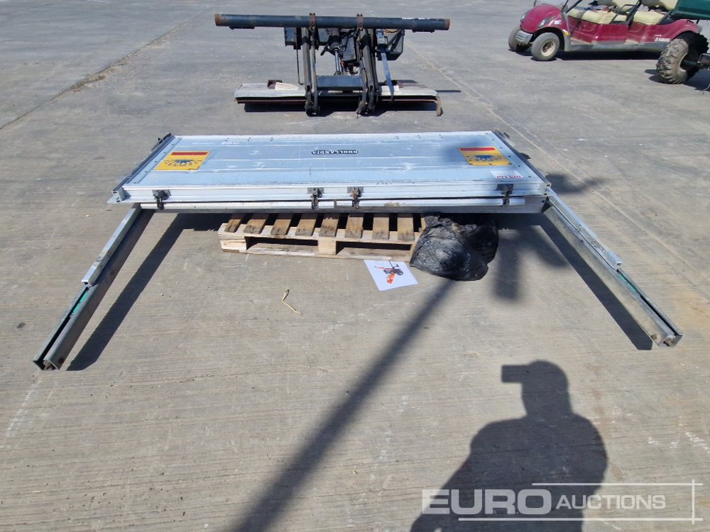 Dhollandia Electric Tail Lift - Tail lift: picture 4 Dhollandia Electric Tail Lift - Tail lift: picture 4