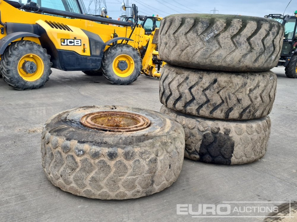 Doublecoin 23.5R25 Tyre & Rim (4 of) - Tire: picture 5 Doublecoin 23.5R25 Tyre & Rim (4 of) - Tire: picture 5