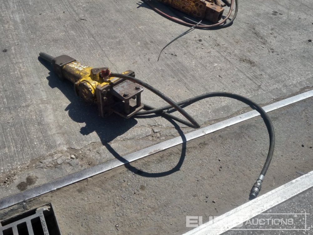 Epiroc SB102 - Hydraulic hammer: picture 3 Epiroc SB102 - Hydraulic hammer: picture 3