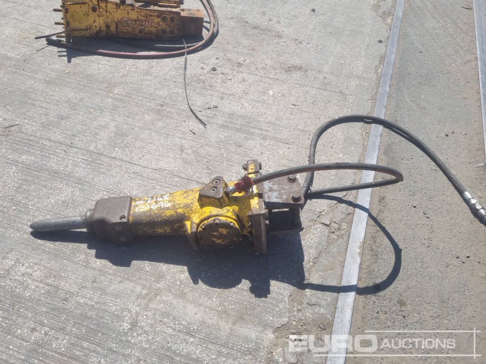 Epiroc SB102 - Hydraulic hammer: picture 2 Epiroc SB102 - Hydraulic hammer: picture 2