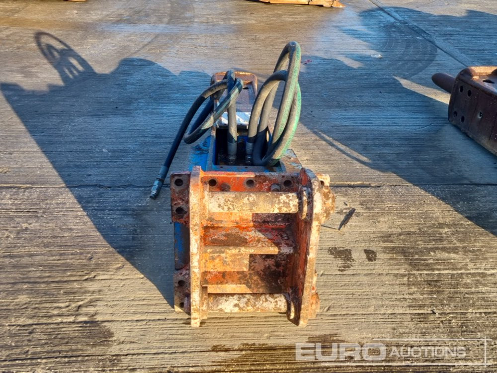 Hydraulic Breaker 60mm Pin to suit 10 Ton Excavator - Hydraulic hammer: picture 4 Hydraulic Breaker 60mm Pin to suit 10 Ton Excavator - Hydraulic hammer: picture 4