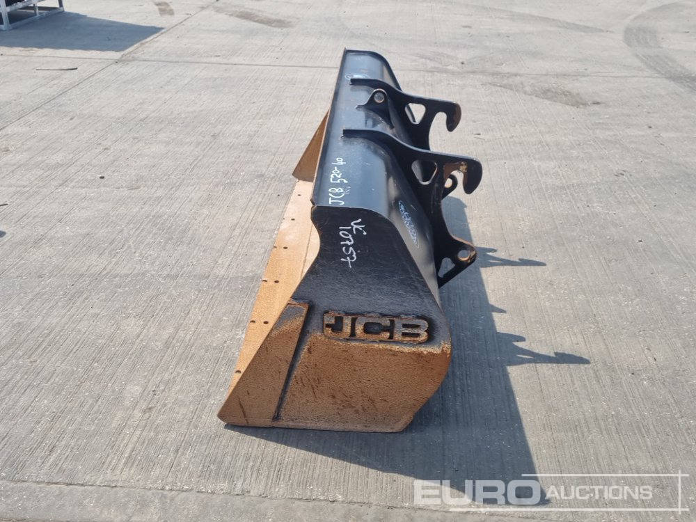 JCB 62" Loading Bucket to suit Telehandler - Bucket: picture 2 JCB 62" Loading Bucket to suit Telehandler - Bucket: picture 2