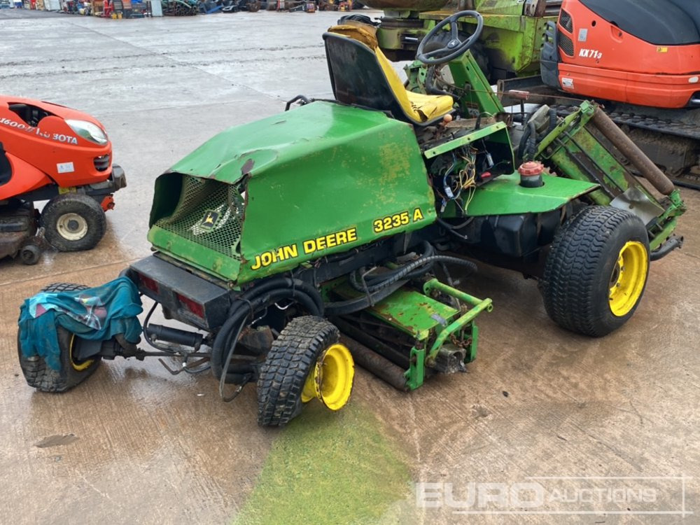 John Deere 3235A - Garden mower: picture 5 John Deere 3235A - Garden mower: picture 5