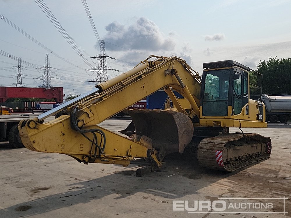 Komatsu PC240LCD-8 - Excavator: picture 1 Komatsu PC240LCD-8 - Excavator: picture 1