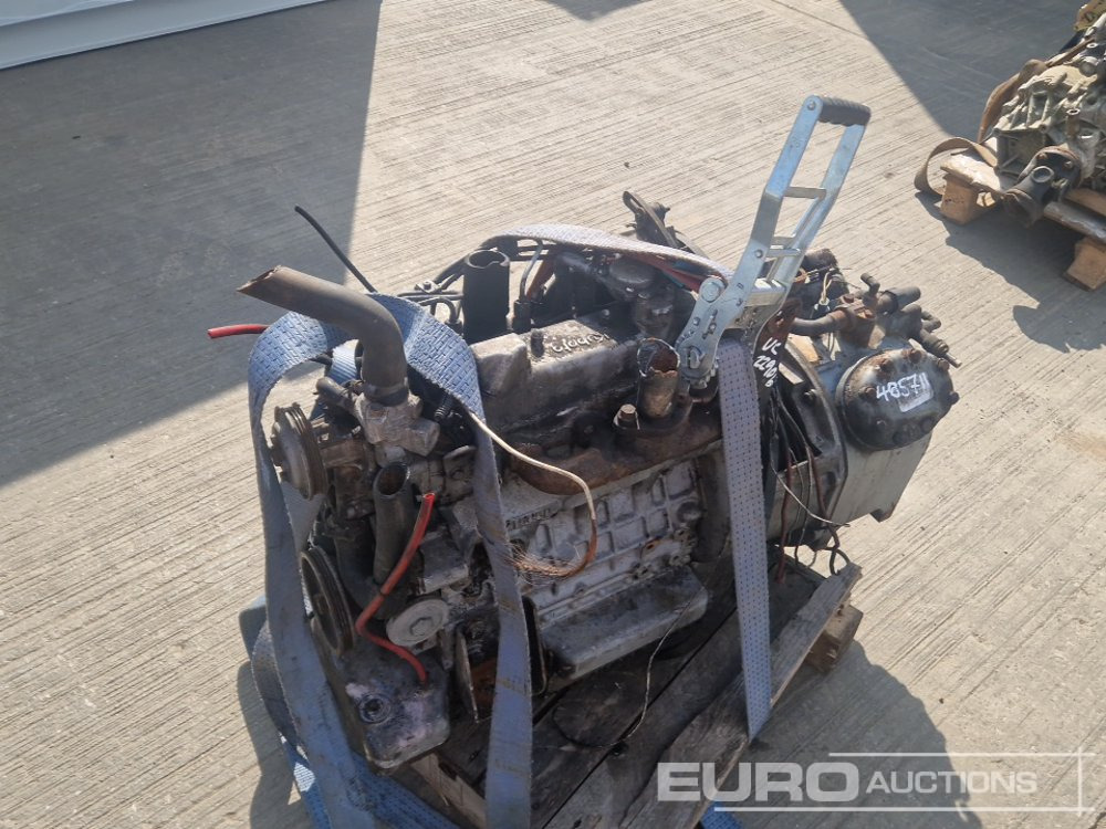 Kubota 4 Cylinder Engine, Pump - Engine: picture 1 Kubota 4 Cylinder Engine, Pump - Engine: picture 1