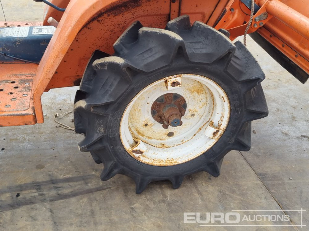Mini tractor Kubota B1400: picture 9