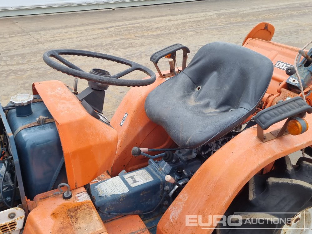 Mini tractor Kubota B1400: picture 21