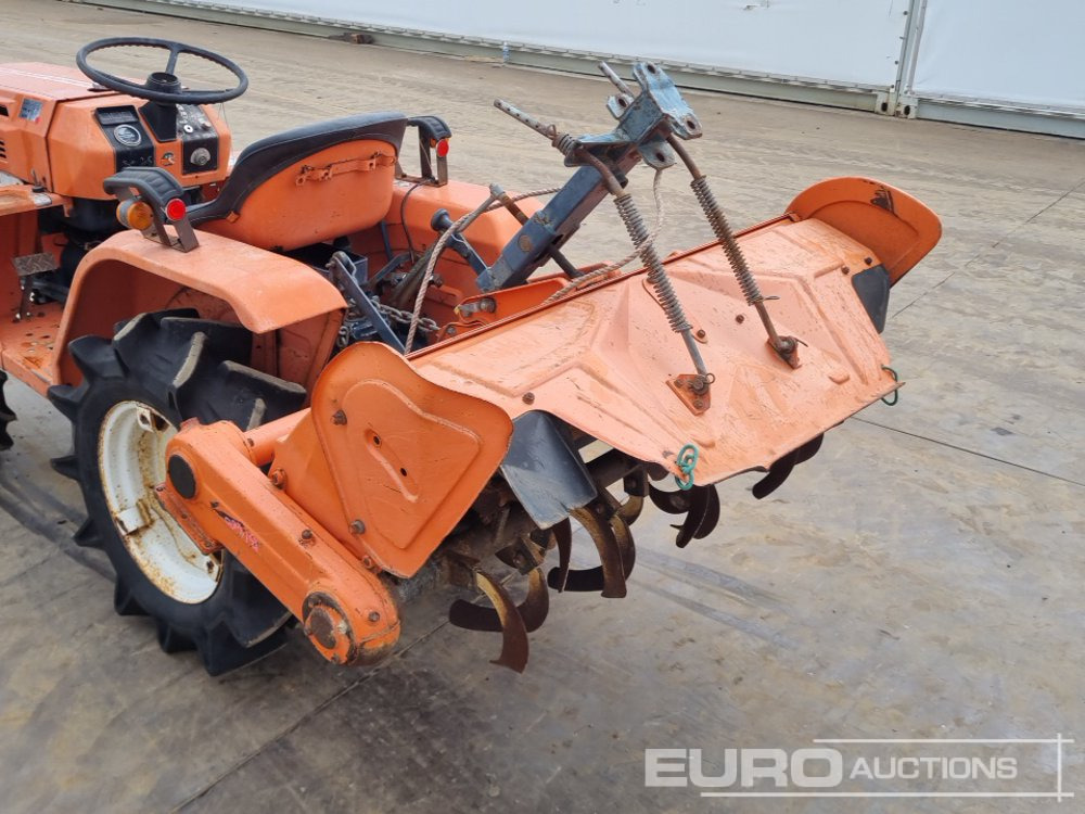Mini tractor Kubota B1400: picture 14
