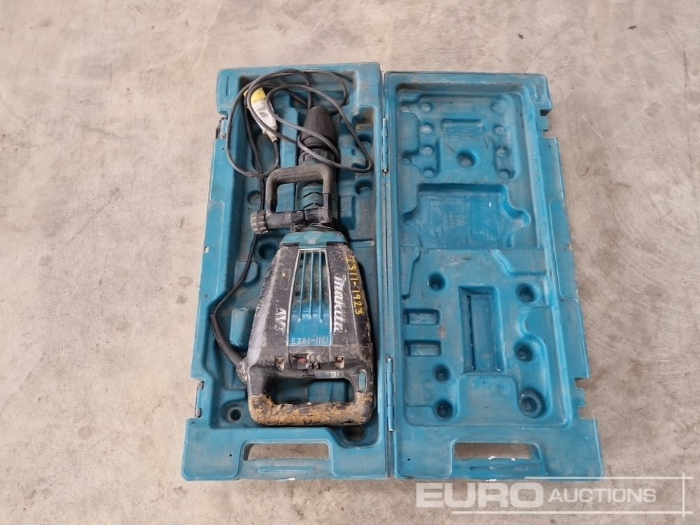 Makita HM1214C - Construction equipment: picture 2 Makita HM1214C - Construction equipment: picture 2
