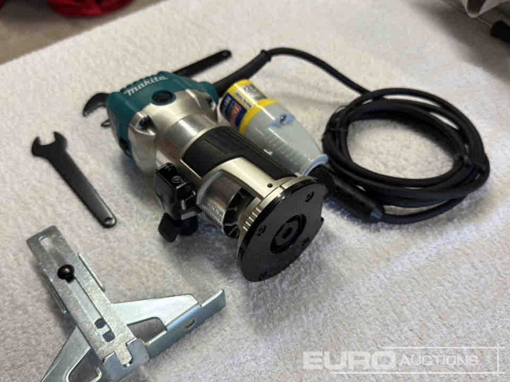 Makita RT0701C - Construction equipment: picture 2 Makita RT0701C - Construction equipment: picture 2