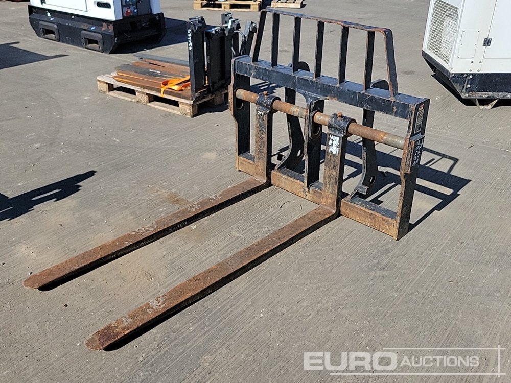 2020 JLG Fork Frame & Forks to suit Telehandler - Material handling equipment: picture 1 2020 JLG Fork Frame & Forks to suit Telehandler - Material handling equipment: picture 1