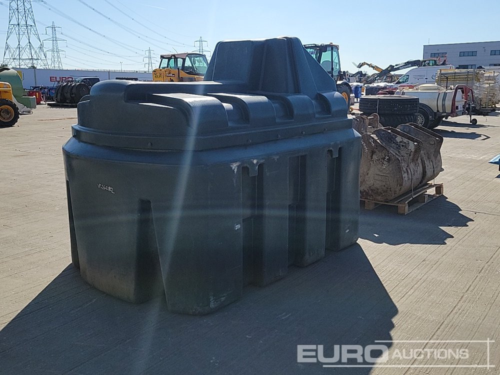 Midas 2394 Litre Plastic Bunded Fuel Bowser - Storage tank: picture 5 Midas 2394 Litre Plastic Bunded Fuel Bowser - Storage tank: picture 5