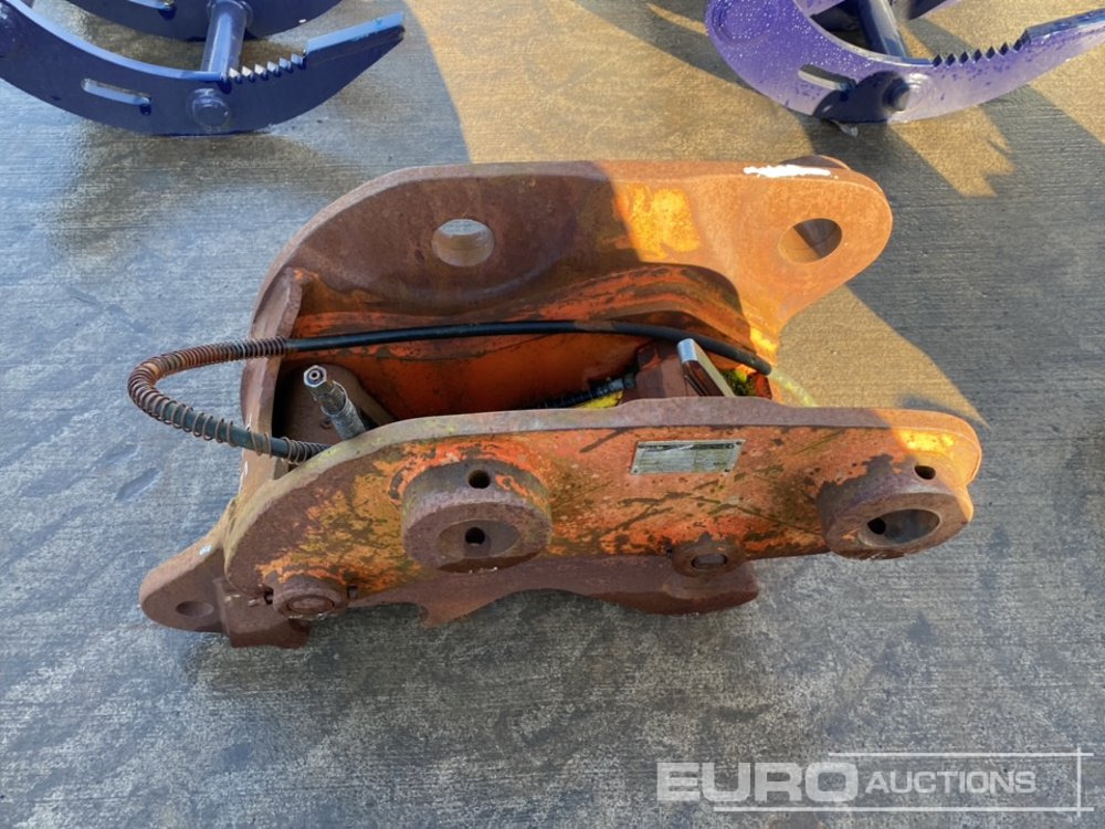 Miller QH 65mm Pin to suit 13 Ton Excavator - Quick coupler: picture 2 Miller QH 65mm Pin to suit 13 Ton Excavator - Quick coupler: picture 2