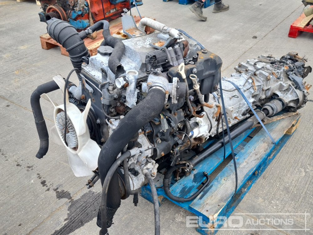 Mitsubishi 4 Cylinder Engine, Gearbox, Pump - Engine: picture 1 Mitsubishi 4 Cylinder Engine, Gearbox, Pump - Engine: picture 1