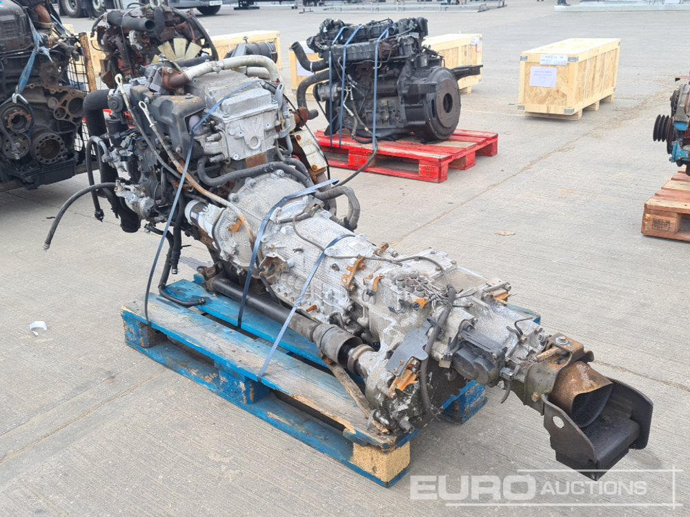Mitsubishi 4 Cylinder Engine, Gearbox, Pump - Engine: picture 3 Mitsubishi 4 Cylinder Engine, Gearbox, Pump - Engine: picture 3