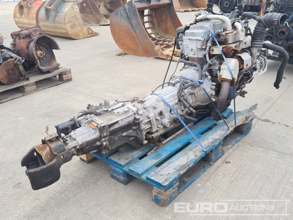 Mitsubishi 4 Cylinder Engine, Gearbox, Pump - Engine: picture 5 Mitsubishi 4 Cylinder Engine, Gearbox, Pump - Engine: picture 5
