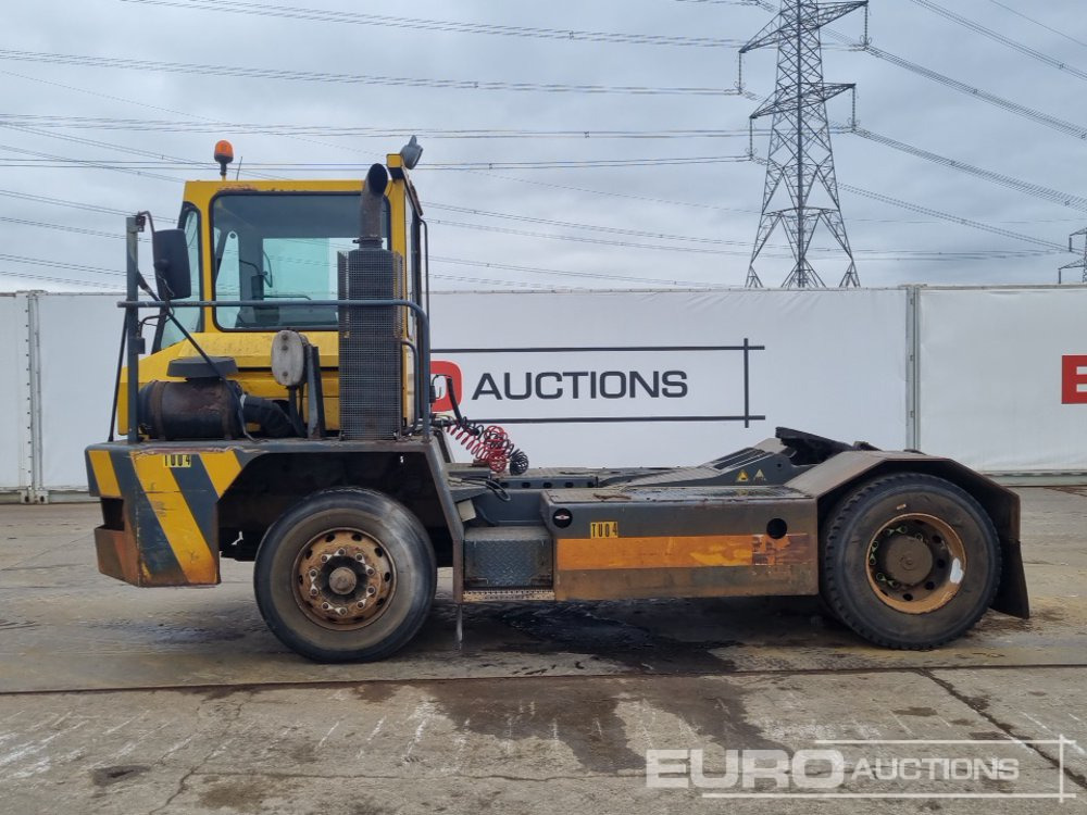 Mol YT200 - Terminal tractor: picture 2 Mol YT200 - Terminal tractor: picture 2