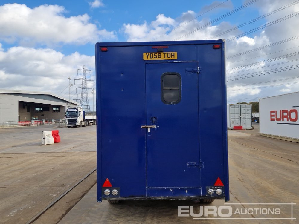 Nissan Interstar - Closed box van: picture 4 Nissan Interstar - Closed box van: picture 4
