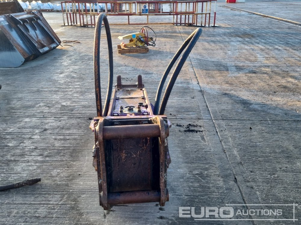 Prodem Hydraulic Breaker 80mm Pin to suit 20 Ton Excavator - Hydraulic hammer: picture 4 Prodem Hydraulic Breaker 80mm Pin to suit 20 Ton Excavator - Hydraulic hammer: picture 4