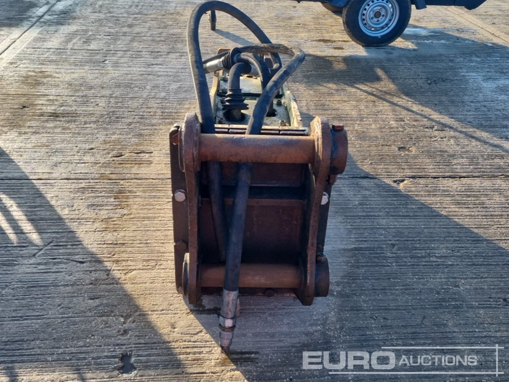 Sandvik Hydraulic Breaker 80mm Pin to suit 20 Ton Excavator - Hydraulic hammer: picture 4 Sandvik Hydraulic Breaker 80mm Pin to suit 20 Ton Excavator - Hydraulic hammer: picture 4