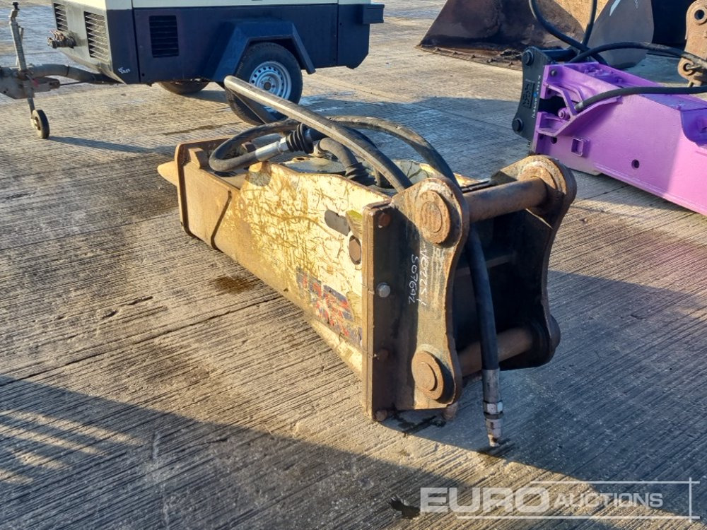 Sandvik Hydraulic Breaker 80mm Pin to suit 20 Ton Excavator - Hydraulic hammer: picture 3 Sandvik Hydraulic Breaker 80mm Pin to suit 20 Ton Excavator - Hydraulic hammer: picture 3