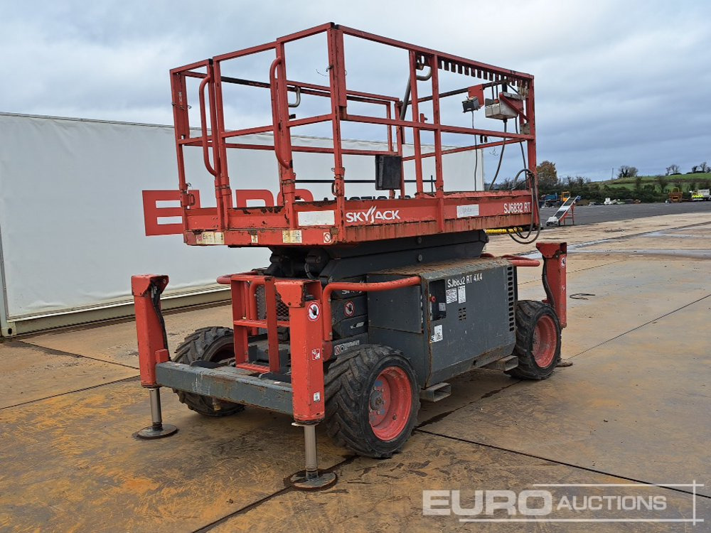 SkyJack SJ6832RT - Scissor lift: picture 1 SkyJack SJ6832RT - Scissor lift: picture 1