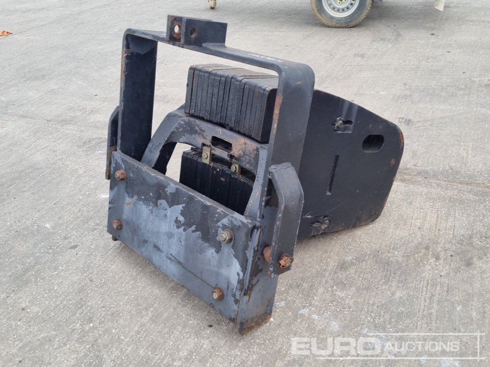 New Holland Front Weights to suit Tractor - Spare parts: picture 5 New Holland Front Weights to suit Tractor - Spare parts: picture 5