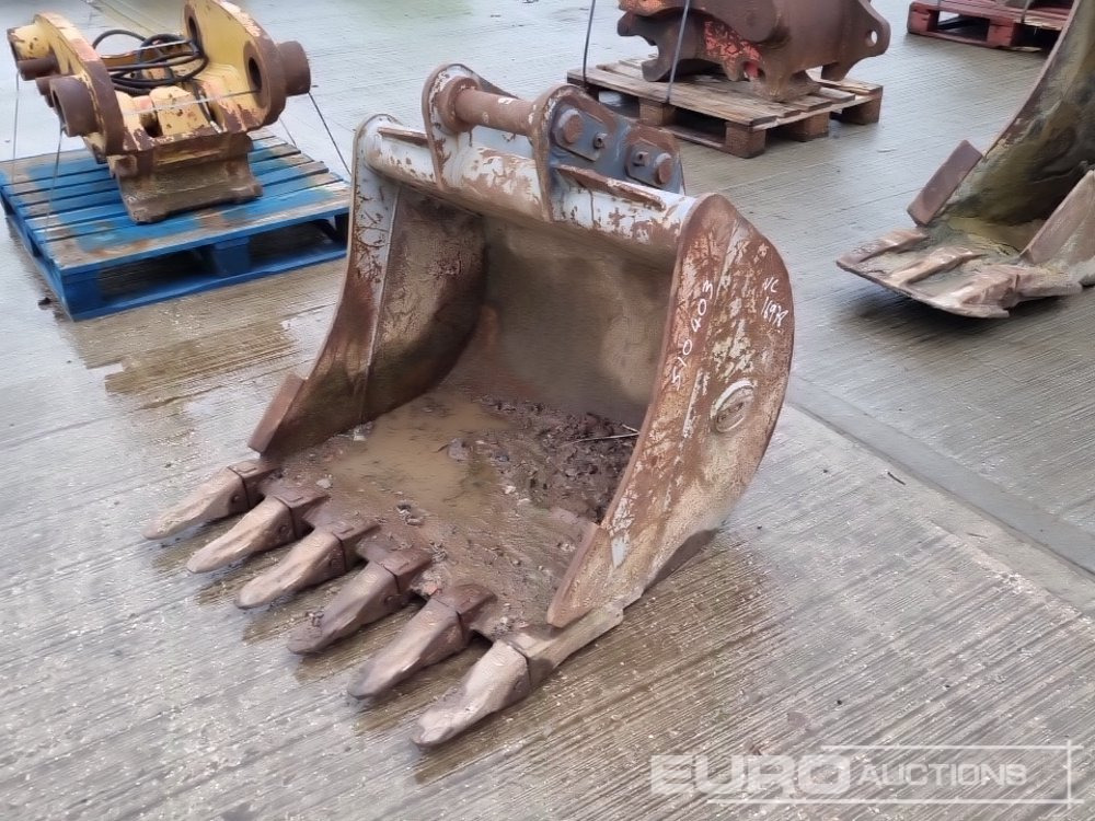 Strickland 36" Digging Bucket 60mm Pin to suit 10 Ton Excavator - Bucket: picture 1 Strickland 36" Digging Bucket 60mm Pin to suit 10 Ton Excavator - Bucket: picture 1