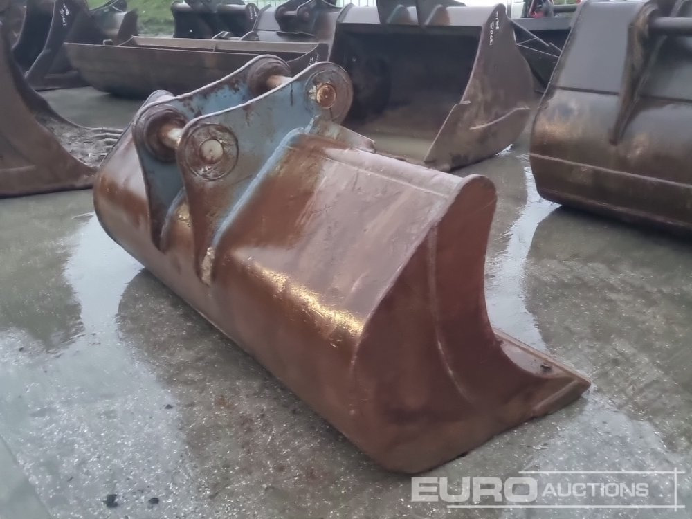 Strickland 84" Ditching Bucket 80mm Pin to suit 20 Ton Excavator - Bucket: picture 4 Strickland 84" Ditching Bucket 80mm Pin to suit 20 Ton Excavator - Bucket: picture 4