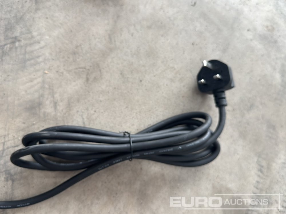 TMUS 1800w 240 Volt Portable Induction Heater - Construction equipment: picture 3 TMUS 1800w 240 Volt Portable Induction Heater - Construction equipment: picture 3