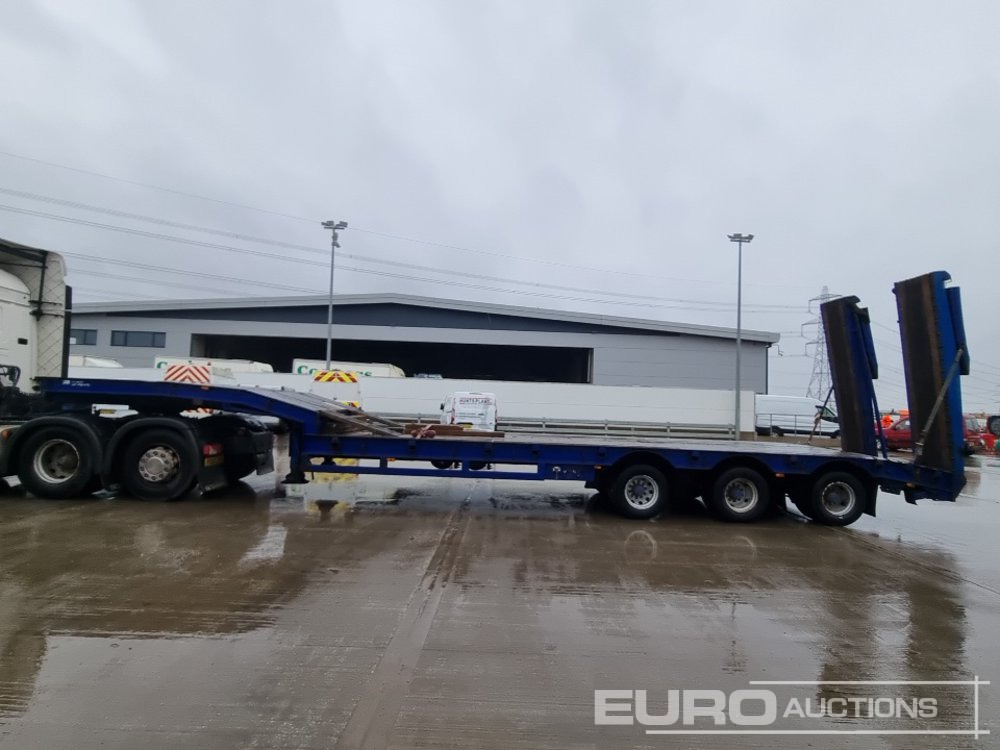 Tirsan Tri Axle Step Frame Low Loader Trailer, Neck Ramps, Out Riggers, Hydraulic Flip Toe Ramps - Low loader semi-trailer: picture 2 Tirsan Tri Axle Step Frame Low Loader Trailer, Neck Ramps, Out Riggers, Hydraulic Flip Toe Ramps - Low loader semi-trailer: picture 2