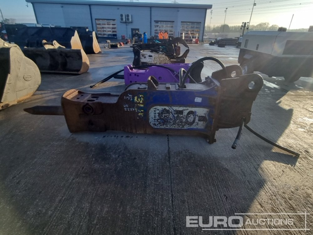 Toku Hydraulic Breaker 80mm Pin to suit 20 Ton Excavator - Hydraulic hammer: picture 2 Toku Hydraulic Breaker 80mm Pin to suit 20 Ton Excavator - Hydraulic hammer: picture 2