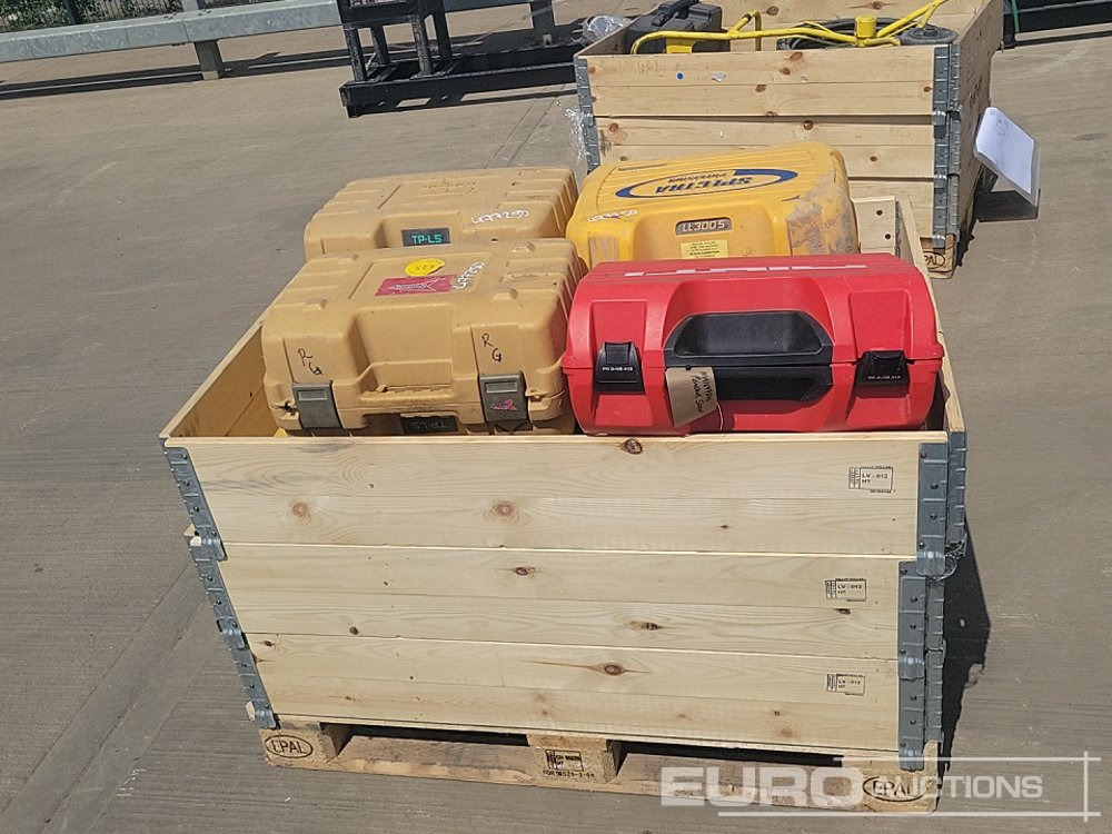 Topcon Pipe Laser (2 of), Spectra LL300S Laser Level (8 of), Hili PR 2-HS Laser Level - Construction equipment: picture 4 Topcon Pipe Laser (2 of), Spectra LL300S Laser Level (8 of), Hili PR 2-HS Laser Level - Construction equipment: picture 4
