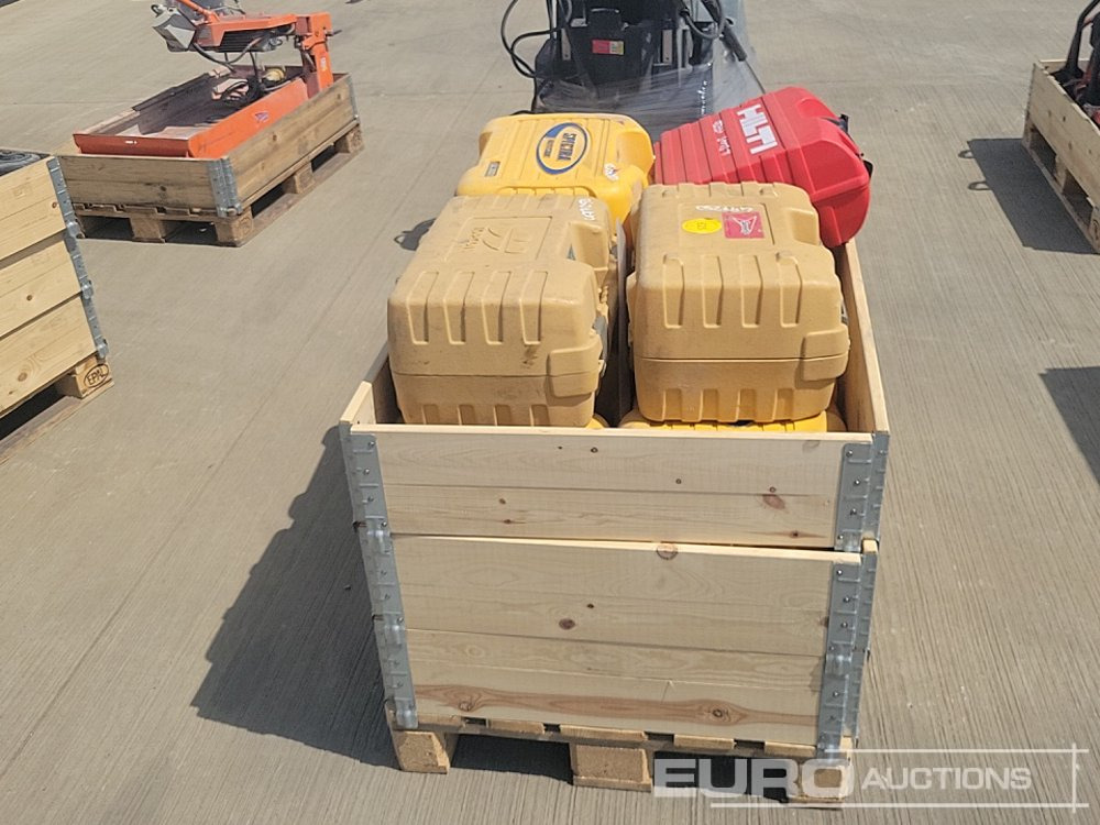 Topcon Pipe Laser (2 of), Spectra LL300S Laser Level (8 of), Hili PR 2-HS Laser Level - Construction equipment: picture 2 Topcon Pipe Laser (2 of), Spectra LL300S Laser Level (8 of), Hili PR 2-HS Laser Level - Construction equipment: picture 2