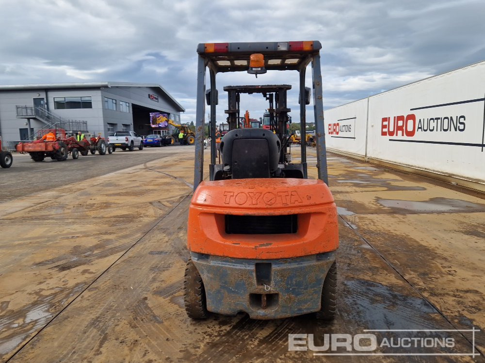 Toyota 7FDF25 - Forklift: picture 4 Toyota 7FDF25 - Forklift: picture 4