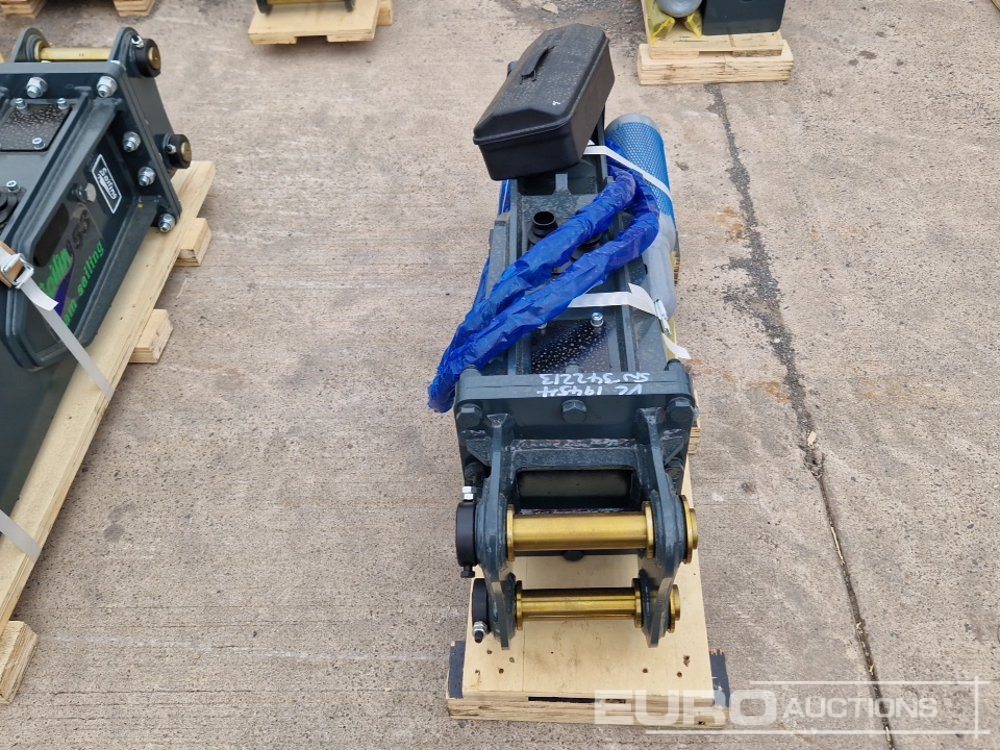 Unused 2025 Sailing 53 Hydraulic Breaker 40mm Pin to suit Mini Excavator - Hydraulic hammer: picture 4 Unused 2025 Sailing 53 Hydraulic Breaker 40mm Pin to suit Mini Excavator - Hydraulic hammer: picture 4
