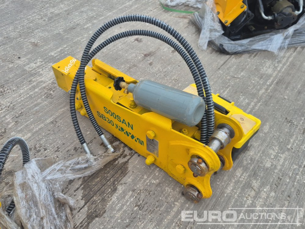 Unused 2025 Soosan SB30 - Hydraulic hammer: picture 3 Unused 2025 Soosan SB30 - Hydraulic hammer: picture 3