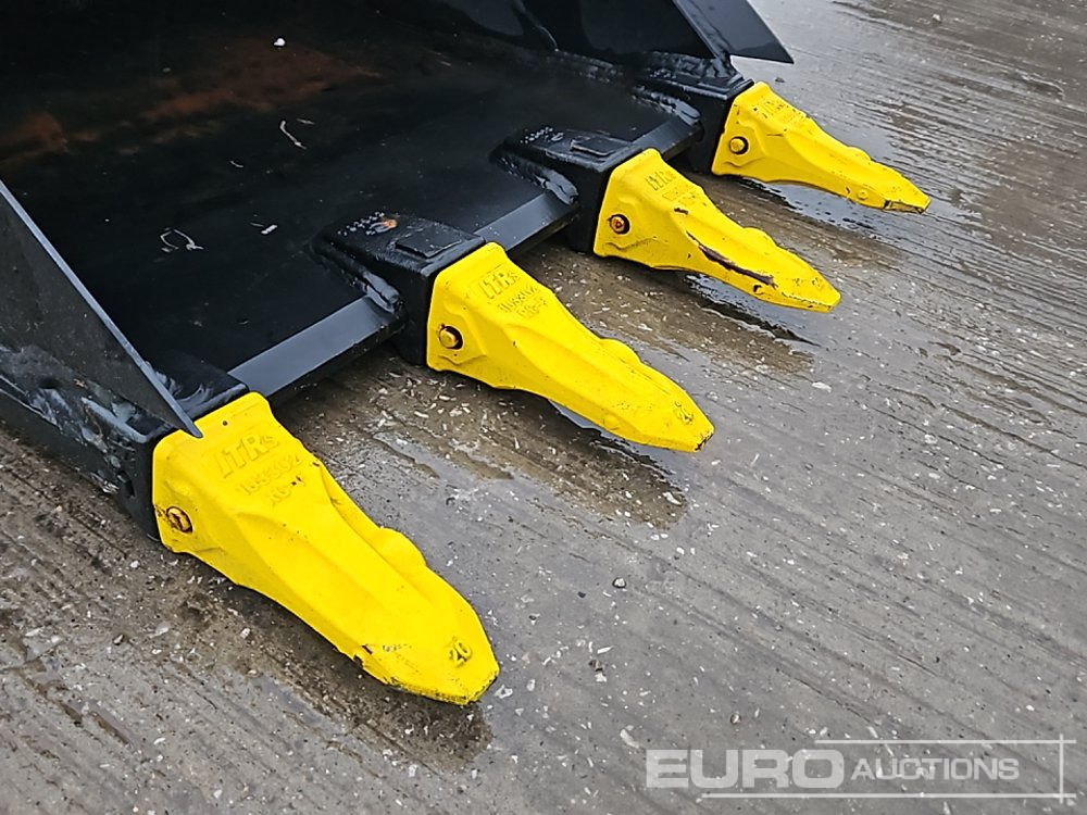 New Bucket Unused 36" Digging Bucket 65mm Pin to suit 13 Ton Excavator: picture 11