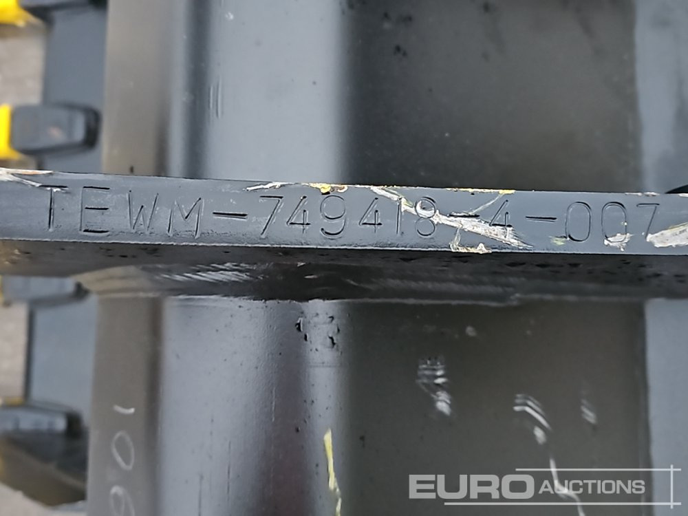 New Bucket Unused 36" Digging Bucket 65mm Pin to suit 13 Ton Excavator: picture 13