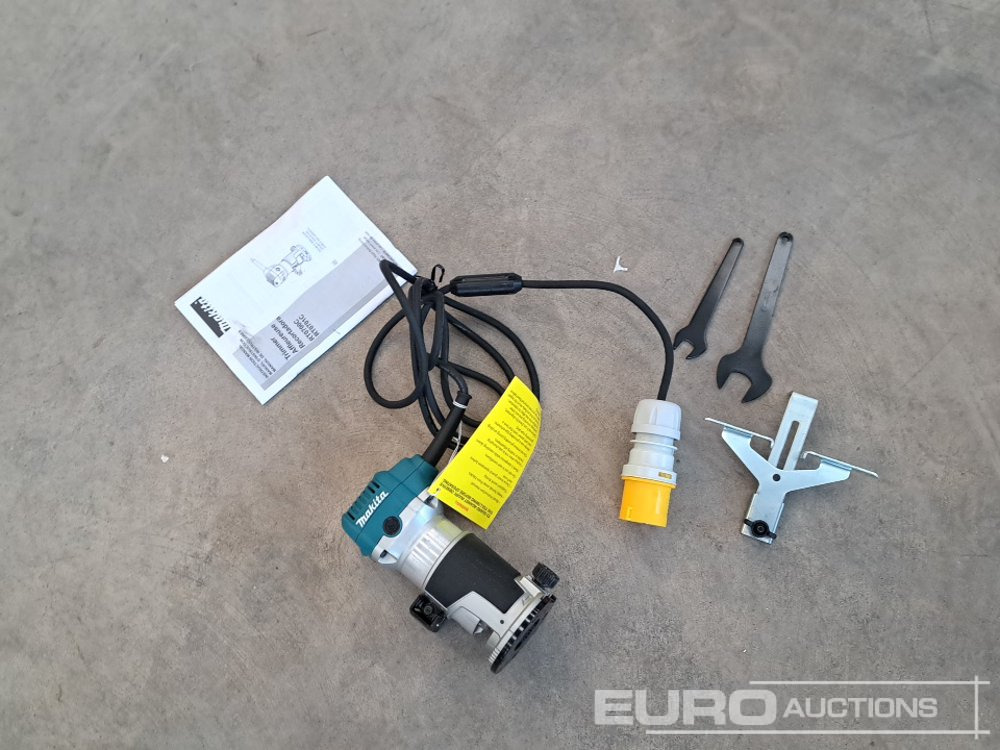 Unused Makita RT0701C 110v Router - Construction equipment: picture 5 Unused Makita RT0701C 110v Router - Construction equipment: picture 5