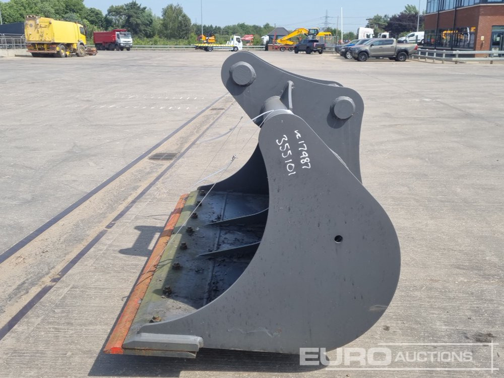 Unused Miller 84" Ditching Bucket 100mm Pin to suit 40 Ton Excavator - Bucket: picture 2 Unused Miller 84" Ditching Bucket 100mm Pin to suit 40 Ton Excavator - Bucket: picture 2