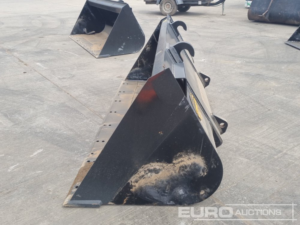 Unused Strickland 90" Loading Bucket to suit JCB Telehandler - Bucket: picture 2 Unused Strickland 90" Loading Bucket to suit JCB Telehandler - Bucket: picture 2