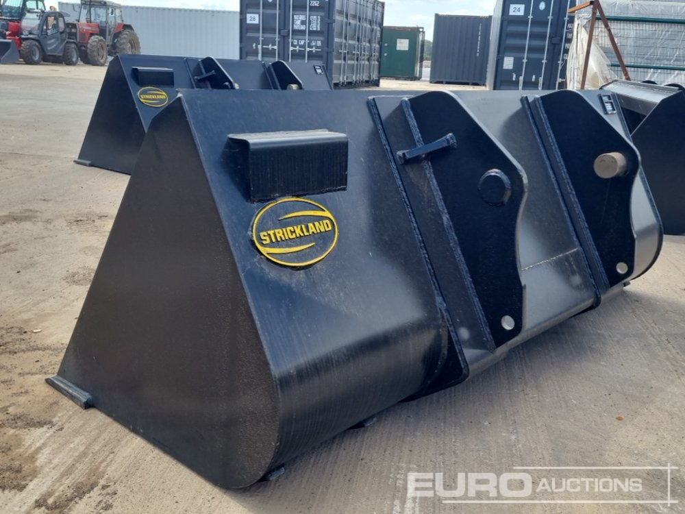 Unused Strickland 90" Loading Bucket to suit Manitou Telehandler - Bucket: picture 3 Unused Strickland 90" Loading Bucket to suit Manitou Telehandler - Bucket: picture 3