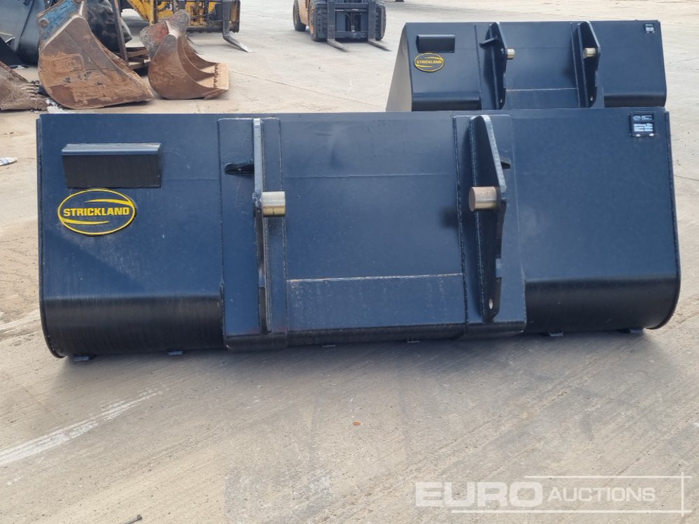 Unused Strickland 90" Loading Bucket to suit Manitou Telehandler - Bucket: picture 4 Unused Strickland 90" Loading Bucket to suit Manitou Telehandler - Bucket: picture 4
