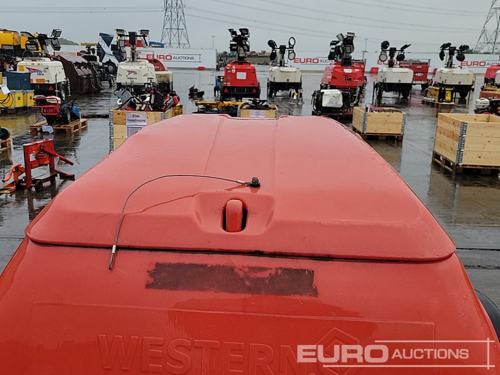Storage tank Western Single Axle Plastic Water Bowser: picture 16